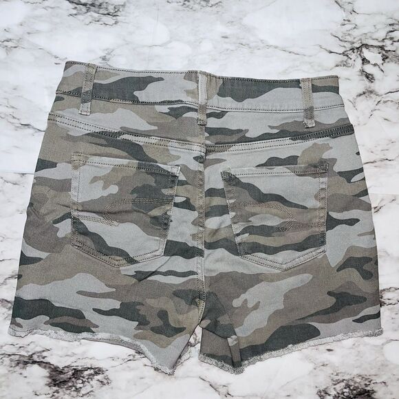 Time and Tru Shorts 5-Button Fly Raw Hem High Rise Camo Women 6 Outdoor Summer - Picture 5 of 6